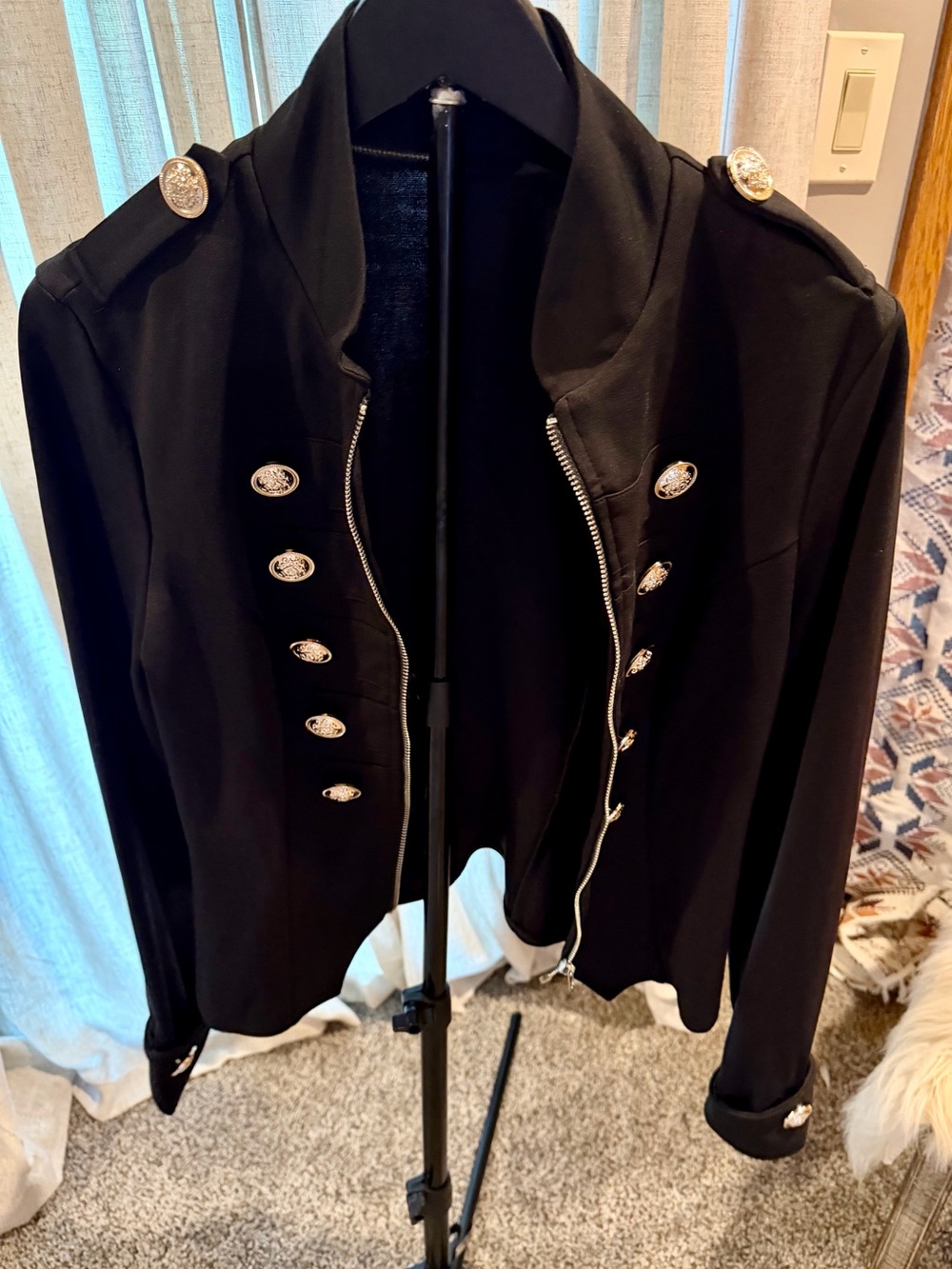STYLEWE Black Military-Inspired Blazer with Decorative Silver Buttons